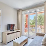 Odalys Et Les Canissons Apart-hotel 4*