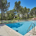 Hotel apartamentowy Odalys Et Les Canissons Cavalaire-sur-Mer