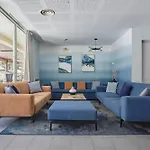 Apart-hotel Odalys Et Les Canissons Cavalaire-sur-Mer