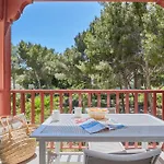 Odalys Et Les Canissons Apart-hotel
