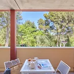 Odalys Et Les Canissons Apart-hotel