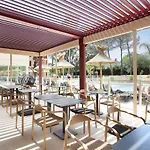 Odalys Et Les Canissons Apart-hotel