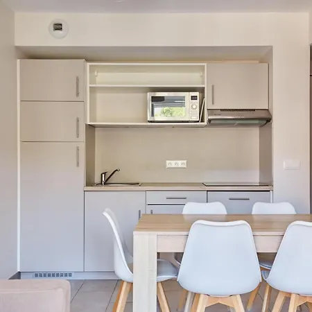 Prestige Odalys Les Canissons Apartmanhotel *