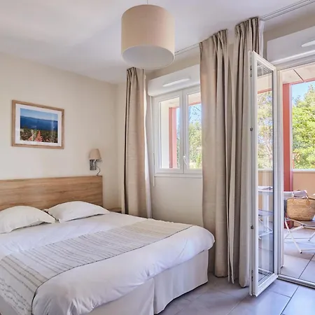 Prestige Odalys Les Canissons Apartmanhotel *