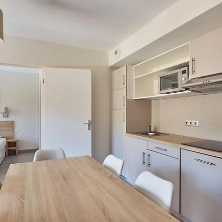 Prestige Odalys Les Canissons Apartmanhotel *