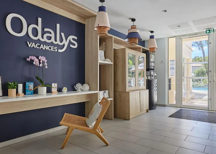 Apartahotel Odalys Résidence Et Les Canissons Cavalaire-sur-Mer