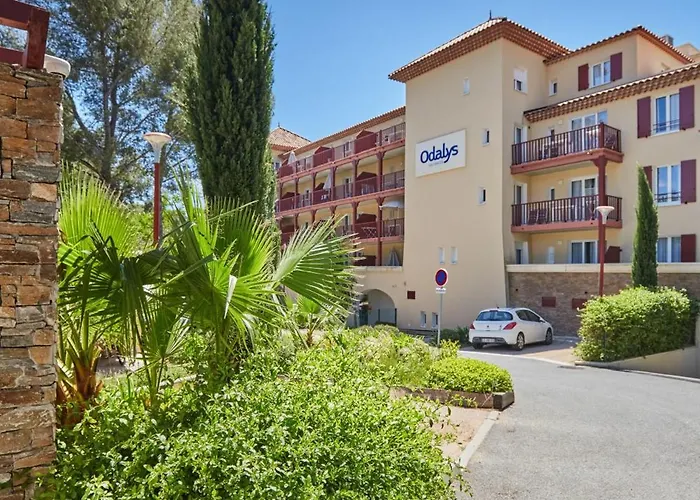 Odalys Résidence Et Les Canissons Apartahotel Cavalaire-sur-Mer