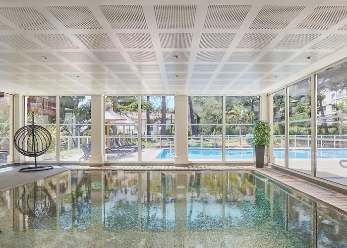 Odalys Résidence Et Les Canissons Apartahotel 4*