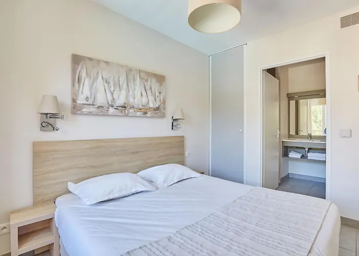 Odalys Résidence Et Les Canissons Apartahotel Cavalaire-sur-Mer