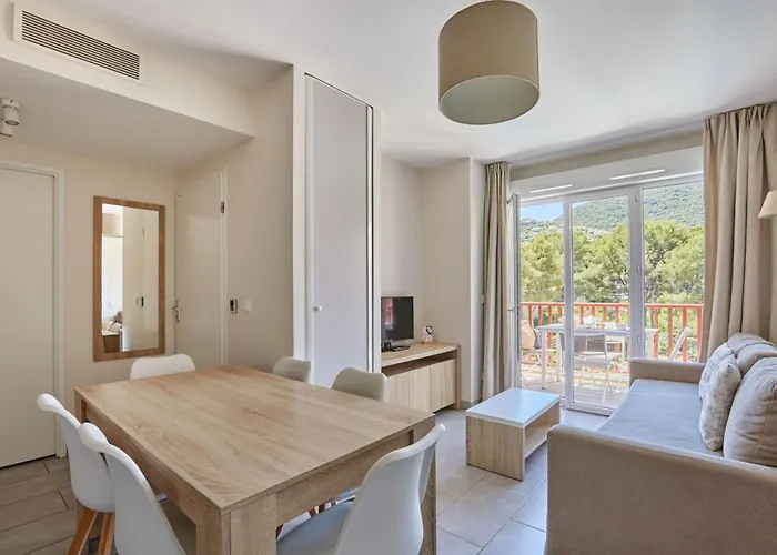 Apartahotel Odalys Résidence Et Les Canissons Cavalaire-sur-Mer