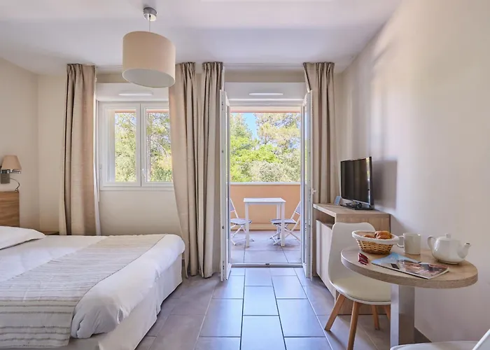 Odalys Résidence Et Les Canissons Cavalaire-sur-Mer