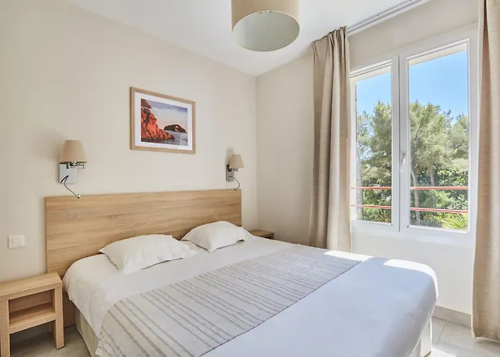 Apartahotel Odalys Résidence Et Les Canissons Cavalaire-sur-Mer