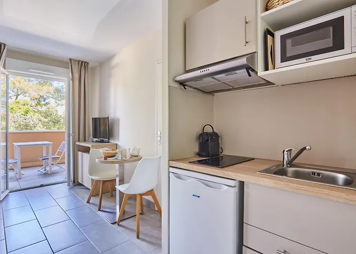 Odalys Résidence Et Les Canissons Apartahotel 4*