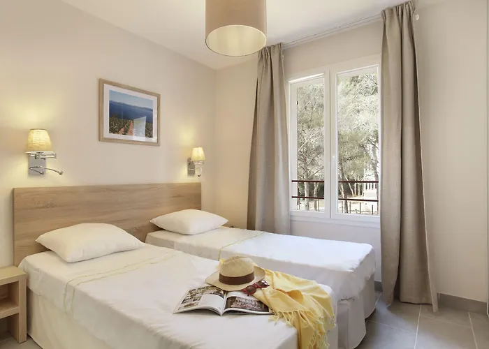 Apartahotel Odalys Résidence Et Les Canissons