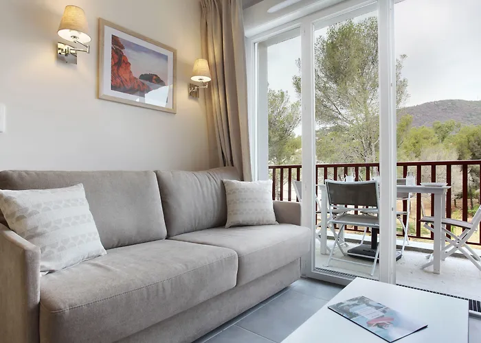 Apartahotel Odalys Résidence Et Les Canissons Cavalaire-sur-Mer